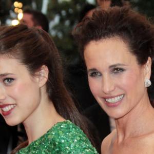 Andie MacDowell and Margaret Qualley at event of Tereses nuodeme 2012