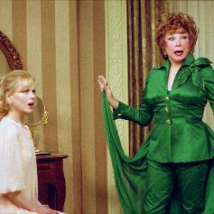 Still of Nicole Kidman and Shirley MacLaine in Bewitched 2005