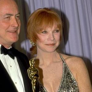 Academy Awards 59th Annual Shirley McLaine 1987