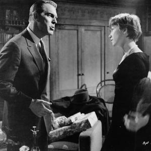 Still of Shirley MacLaine and Fred MacMurray in The Apartment (1960)