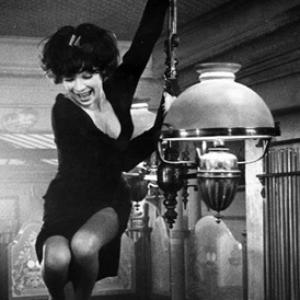 Shirley MacLaine in Irma la Douce 1963