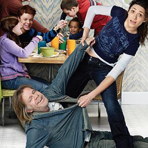 Still of William H Macy Emmy Rossum Cameron Monaghan Jeremy Allen White Ethan Cutkosky and Emma Kenney in Shameless 2011