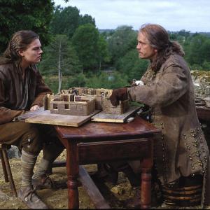 Still of Leonardo DiCaprio and John Malkovich in The Man in the Iron Mask 1998