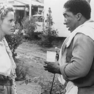 Still of Mary Stuart Masterson and Stan Shaw in Fried Green Tomatoes 1991