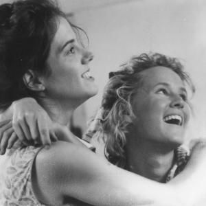 Still of Mary Stuart Masterson and MaryLouise Parker in Fried Green Tomatoes 1991