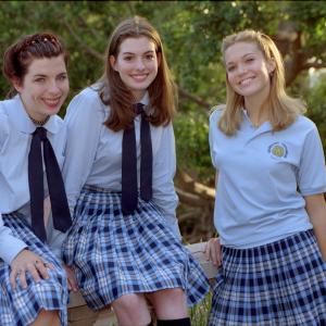 Still of Heather Matarazzo, Anne Hathaway and Mandy Moore in The Princess Diaries (2001)