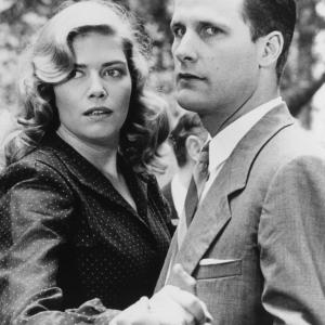 Still of Kelly McGillis and Jeff Daniels in The House on Carroll Street (1988)