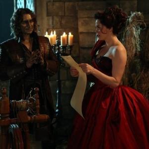 Still of Rose McGowan and Robert Carlyle in Once Upon a Time 2011