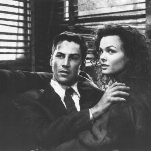 Still of Keanu Reeves and Dina Meyer in Johnny Mnemonic (1995)