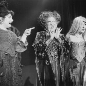 Still of Bette Midler, Sarah Jessica Parker and Kathy Najimy in Hocus Pocus (1993)