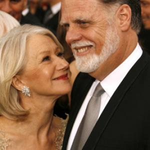 Taylor Hackford and Helen Mirren at event of The 79th Annual Academy Awards (2007)