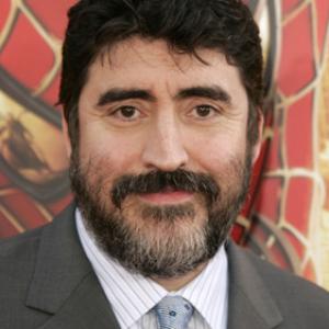 Alfred Molina at event of Zmogus voras 2 2004