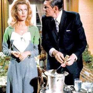 Still of Elizabeth Montgomery and Dick York in Bewitched 1964