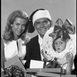 Bewitched Elizabeth Montgomery Dick York and Erin Murphy c 1966 ABC