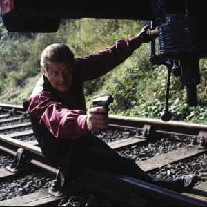 Still of Roger Moore in Astuonkoje (1983)