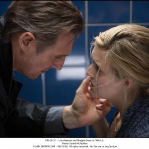 Still of Liam Neeson and Maggie Grace in Pagrobimas 3 (2014)