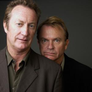 Sam Neill and Bryan Brown at event of Dirty Deeds 2002