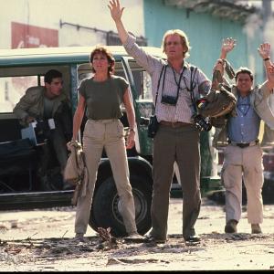 Still of Nick Nolte and Joanna Cassidy in Under Fire (1983)