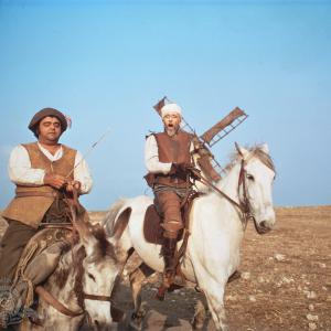 Still of Peter O'Toole and James Coco in Man of La Mancha (1972)