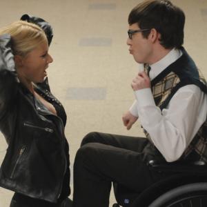 Still of Gwyneth Paltrow and Kevin McHale in Glee (2009)