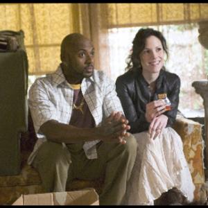 Still of MaryLouise Parker and Romany Malco in Weeds 2005