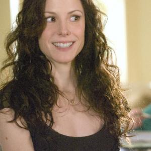 Still of Mary-Louise Parker in Weeds (2005)