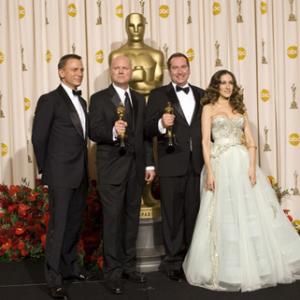 Academy Awardwinners Donald Graham Burt and Victor Zolfo left to right center with presenters left to right Daniel Craig and Sarah Jessica Parker backstage at the 81st Academy Awards are presented live on the ABC Television network from The Kodak Theatre in Hollywood CA Sunday February 22 2009