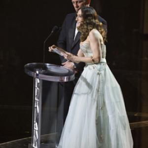 Presenters Daniel Craig (left) and Sarah Jessica Parker during the live ABC Telecast of the 81st Annual Academy Awards® from the Kodak Theatre, in Hollywood, CA Sunday, February 22, 2009.