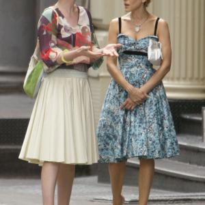 Still of Sarah Jessica Parker and Cynthia Nixon in Sex and the City (1998)
