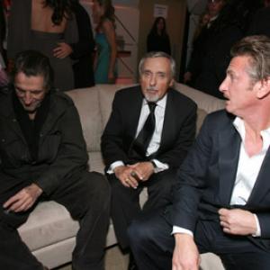 Dennis Hopper, Sean Penn and Harry Dean Stanton at event of The 79th Annual Academy Awards (2007)