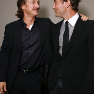 Jude Law and Sean Penn at event of All the King's Men (2006)
