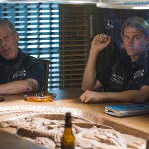 Still of Ron Perlman and Charlie Hunnam in Sons of Anarchy 2008