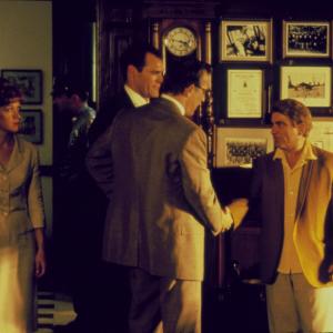 Still of Kevin Costner, Joe Pesci and Jay O. Sanders in JFK (1991)
