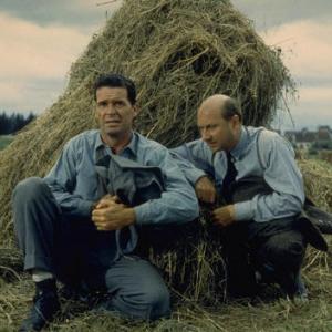 Still of Donald Pleasence and James Garner in The Great Escape 1963
