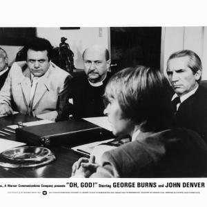 Still of John Denver, Donald Pleasence and Paul Sorvino in Oh, God! (1977)