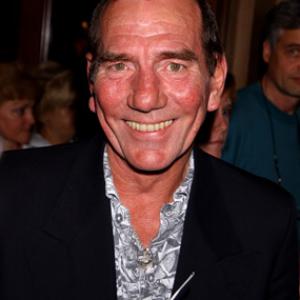 Pete Postlethwaite at event of Between Strangers (2002)
