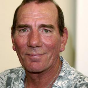 Pete Postlethwaite at event of Between Strangers 2002
