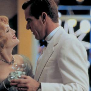 Still of Julianne Moore and Dennis Quaid in Far from Heaven (2002)
