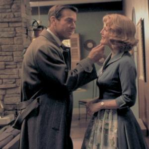 Still of Julianne Moore and Dennis Quaid in Far from Heaven 2002
