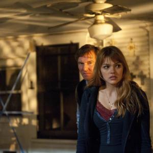 Still of Dennis Quaid and Aimee Teegarden in Beneath the Darkness (2011)