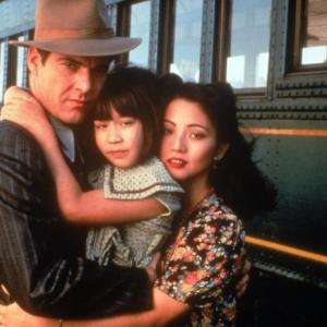 Still of Dennis Quaid and Tamlyn Tomita in Come See the Paradise 1990