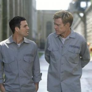 Still of Robert Redford and Mark Ruffalo in The Last Castle (2001)