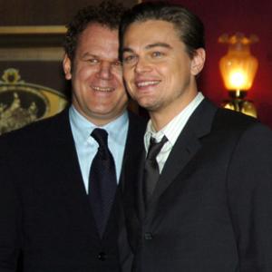 Leonardo DiCaprio and John C. Reilly at event of Aviatorius (2004)