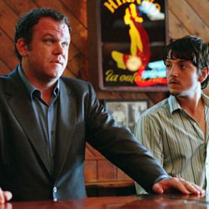 Still of John C. Reilly and Diego Luna in Criminal (2004)