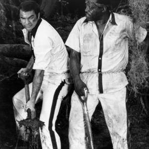 Still of Burt Reynolds and Harry Caesar in The Longest Yard (1974)