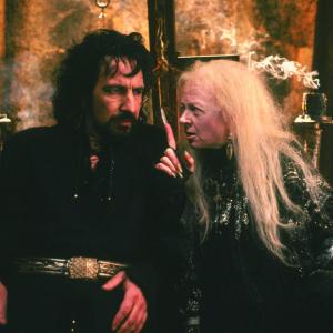 Still of Alan Rickman and Geraldine McEwan in Robin Hood Prince of Thieves 1991