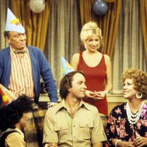 Still of John Ritter Norman Fell Suzanne Somers Joyce DeWitt and Audra Lindley in Threes Company 1977