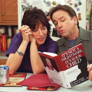 Still of John Ritter and Katey Sagal in 8 Simple Rules... for Dating My Teenage Daughter (2002)