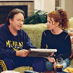 Still of John Ritter and Amy Davidson in 8 Simple Rules... for Dating My Teenage Daughter (2002)