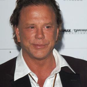 Mickey Rourke at event of Nuodemiu miestas 2005